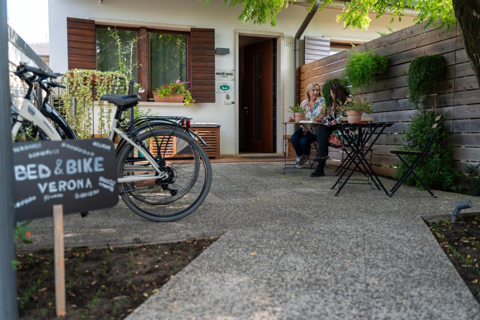 Bed And Bike Verona Bagian luar foto